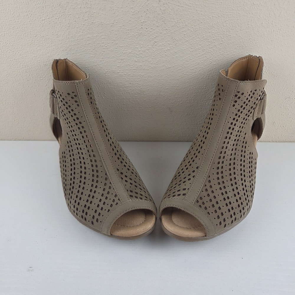 Earth Keri Sandals Shoes Womens Taupe Perforated Block Heel Leather Zip Up 8.5 D - Picture 3 of 15